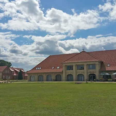 Apartm_ Remise Am Schloss Stolpe * 스톨페